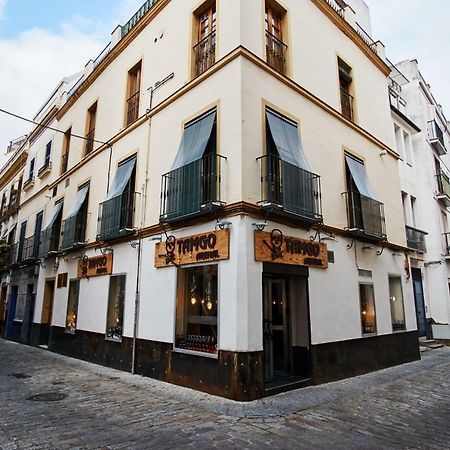 Arenal Carreteria Deluxe Suites By Valcambre Seville Exterior photo