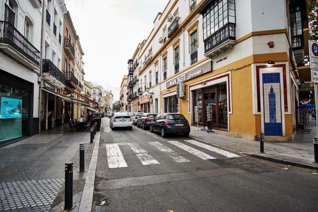 Arenal Carreteria Deluxe Suites By Valcambre Seville Exterior photo