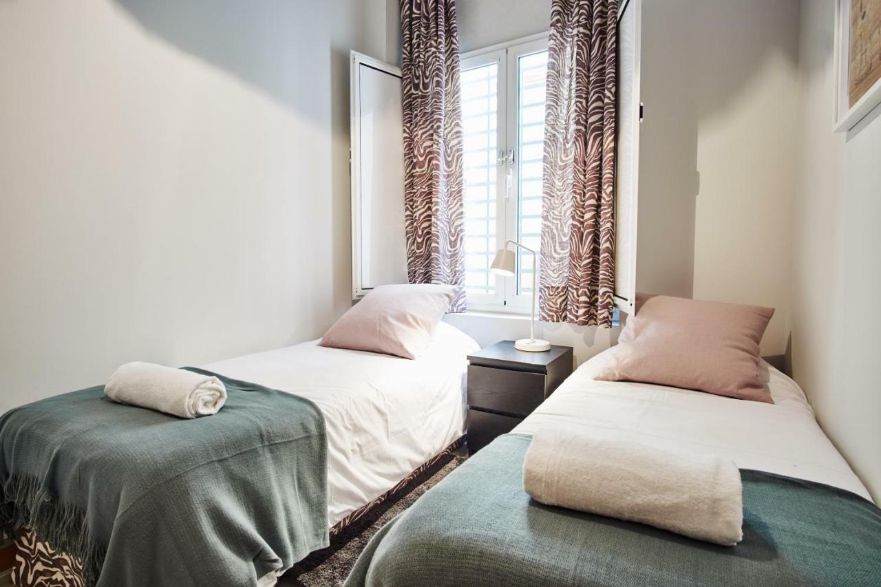 Arenal Carreteria Deluxe Suites By Valcambre Seville Exterior photo