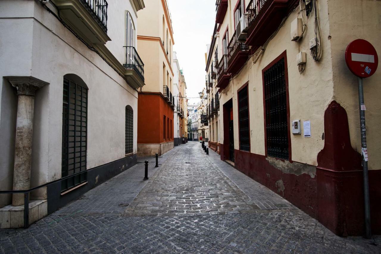 Arenal Carreteria Deluxe Suites By Valcambre Seville Exterior photo