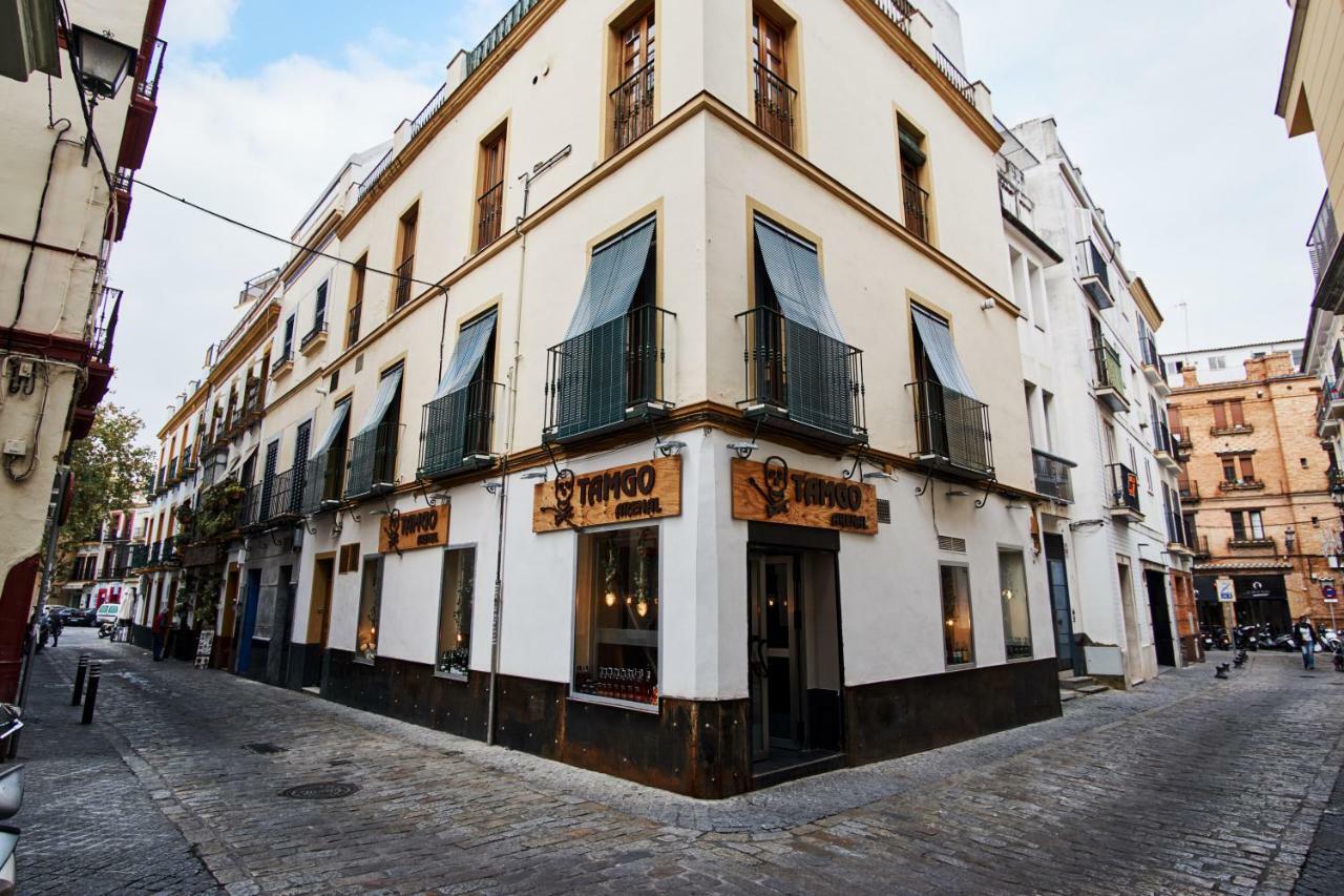 Arenal Carreteria Deluxe Suites By Valcambre Seville Exterior photo